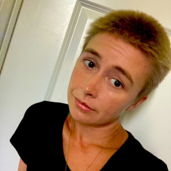 Meet your Posher, Emily - Picture 1 of 1